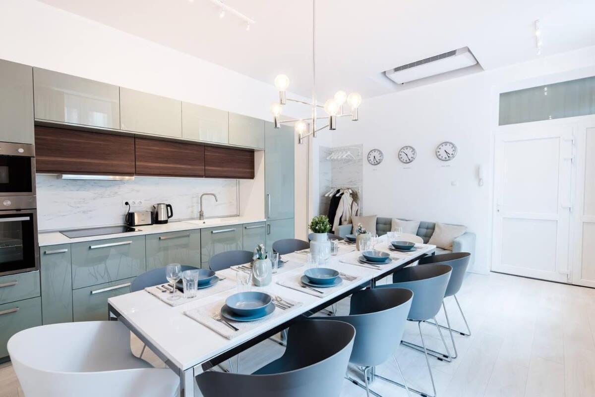 Brand New Stylish Very Apartmán