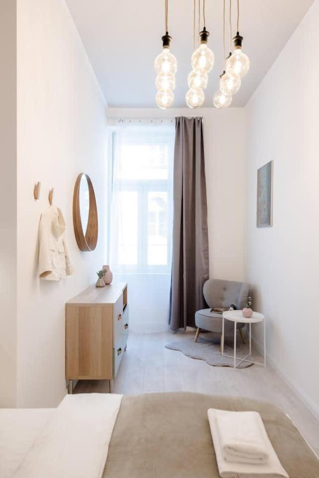 Brand New Stylish Very * Budapest